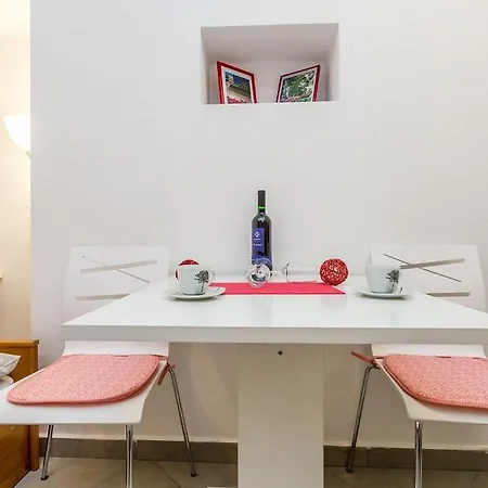 Studio Apartman U Kuci S Bazenom Baska  Exterior photo